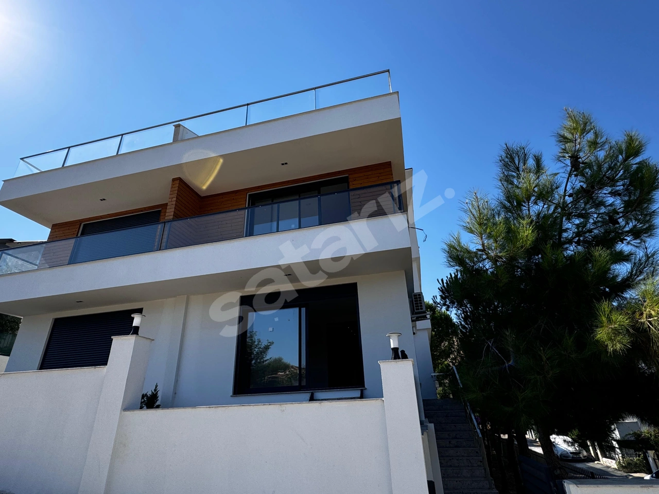 Güzelbahçe Kolejler Bölgesin'de Sıfır Villa Fırsatı