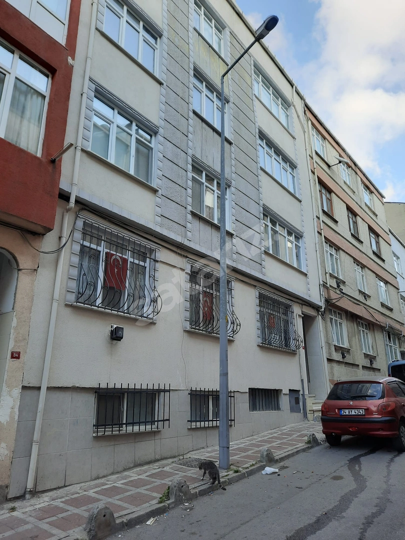 MERKEZİ KONUMDA 5 KATLI BİNA 106 METRE KARE 3+1 DAİRELER