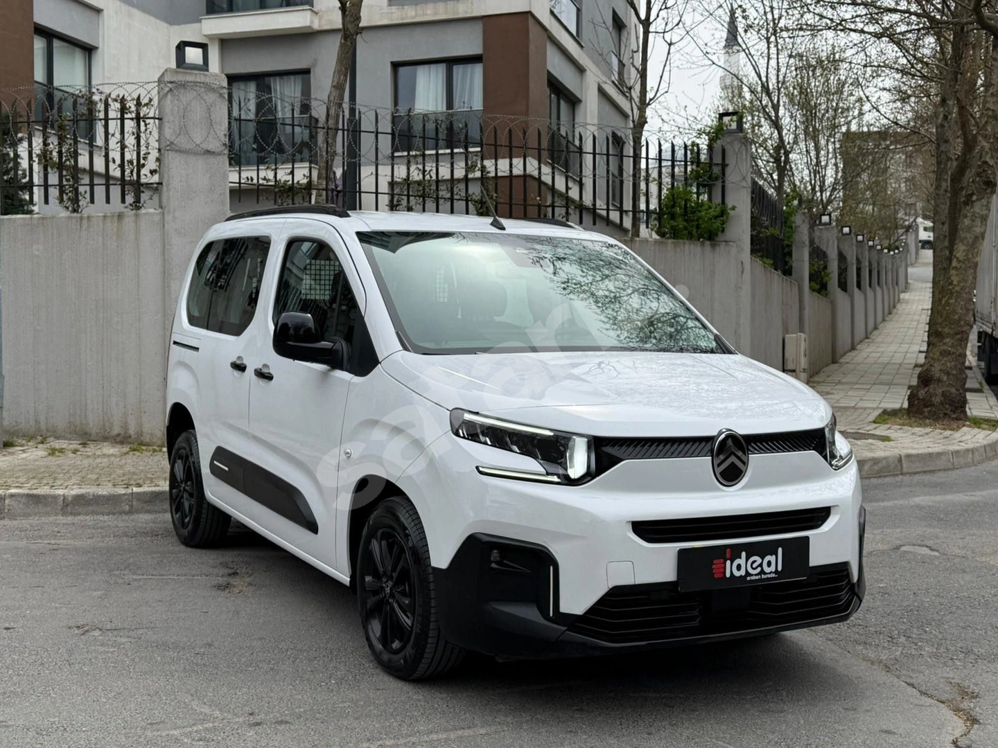 İdeal'den Berlingo 1.5 BlueHDI You EAT8