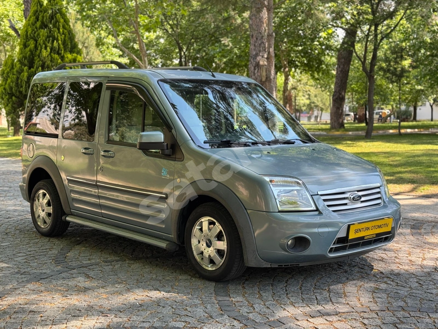 ŞENTÜRK'TEN 2010 MODEL TOURNEO CONNECT 50.YIL SİLVER CAMLI VAN