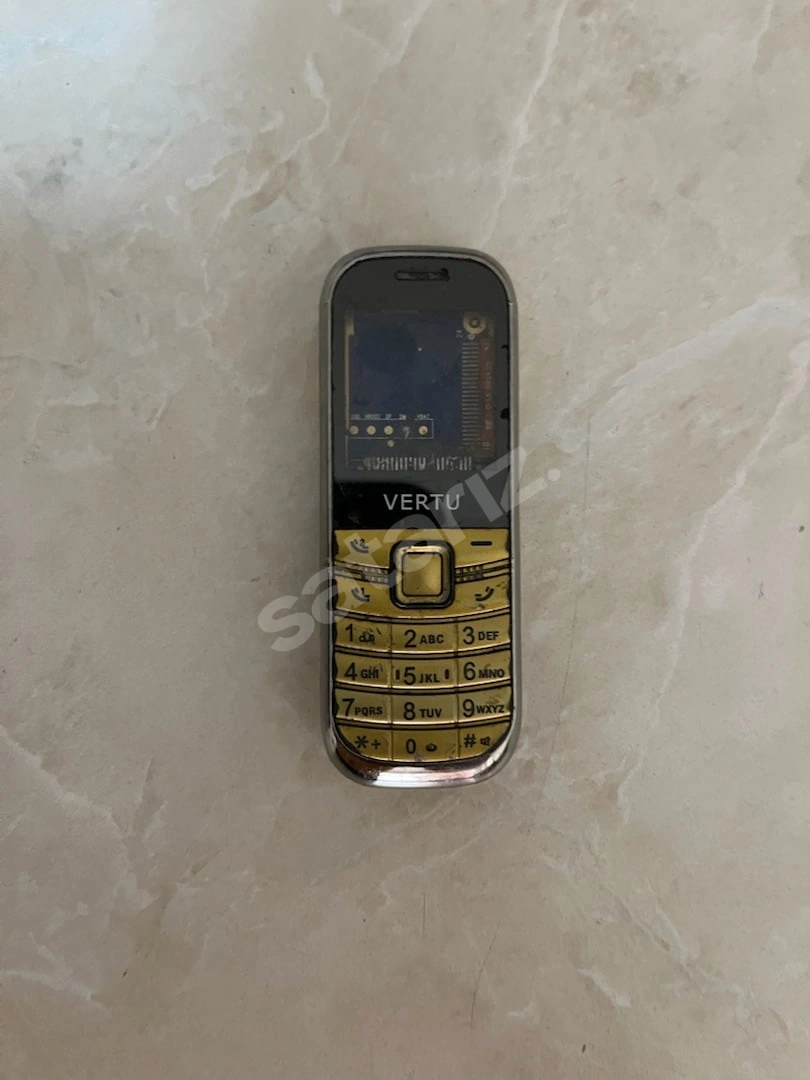 Vertu Cep Telefonu Bataryası Ve Arka Kapak Yoktur