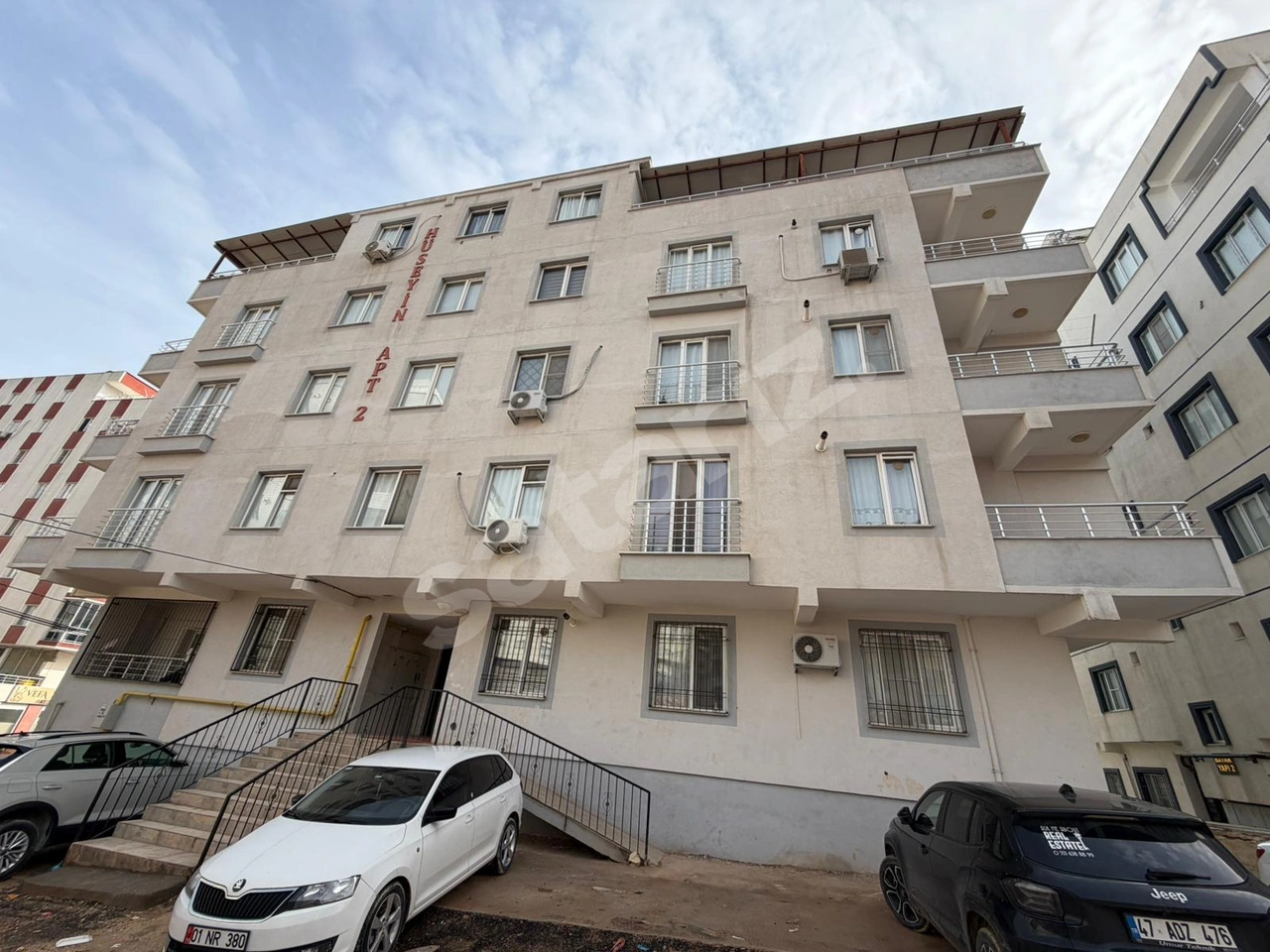 Prestijli Konum! Okullar Bölgesinde Teraslı 5+2 Satılık
