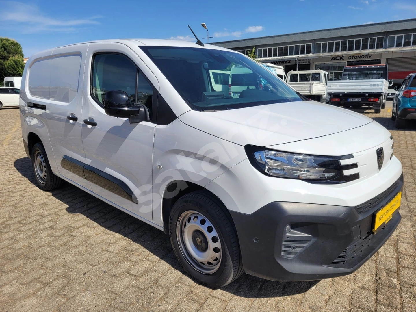 ŞENTÜRK'TEN 2024 MODEL HATASIZ PEUGEOT PARTNER MAXİ 30DK KREDİ
