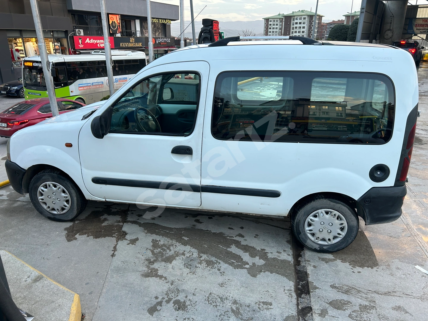 Sıkıntısız sıfır motor kango arayanlara..