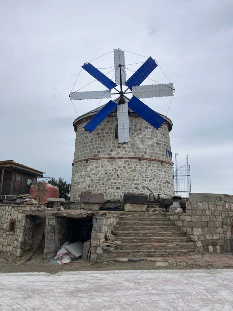 Kahvaltı mekanı yel değirmeni