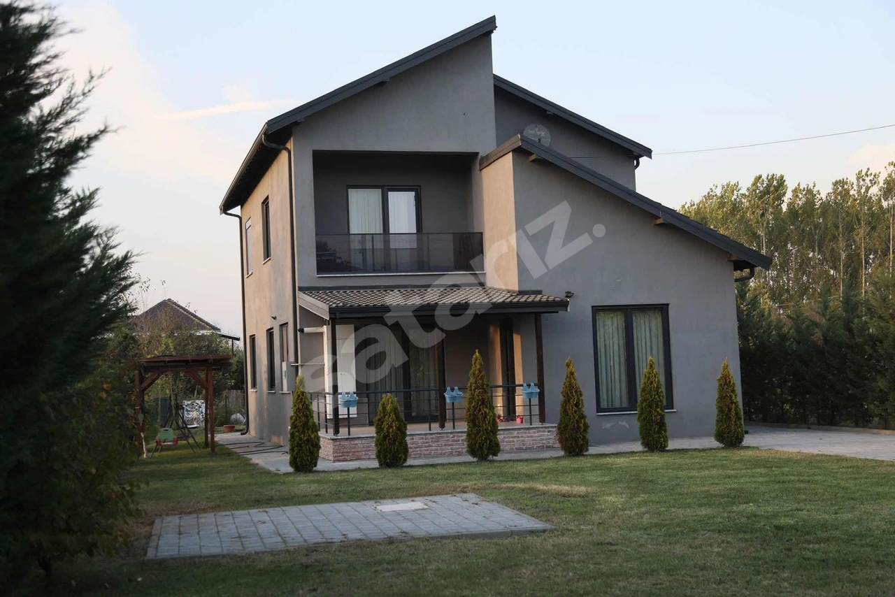 ERENLER ÇAYBAŞI YENİKÖY'DE 927m2 ARSA İÇİNDE SATILIK LÜX VİLLA