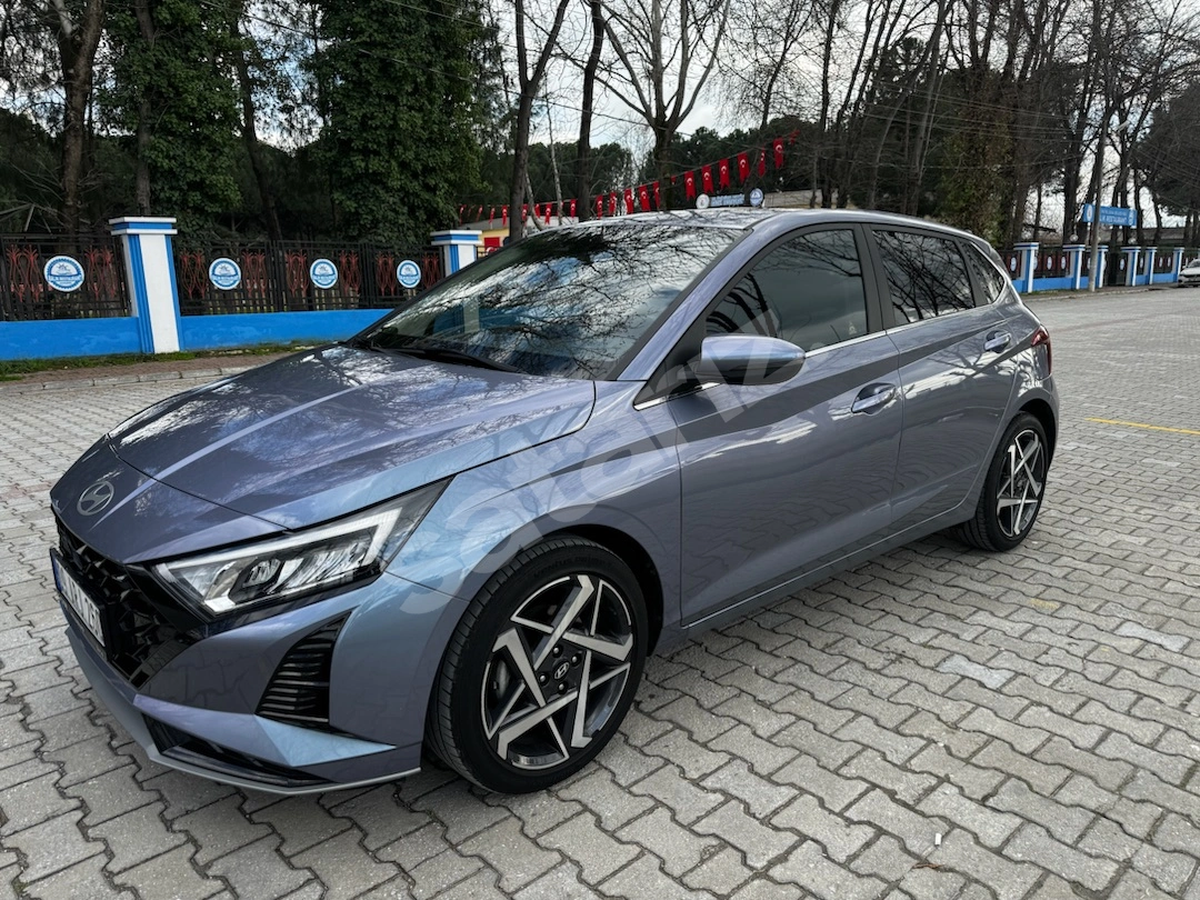 MEMURDAN 2025 MODEL HYUNDAi i20 ELiTE PKT SADECE 11.000KM