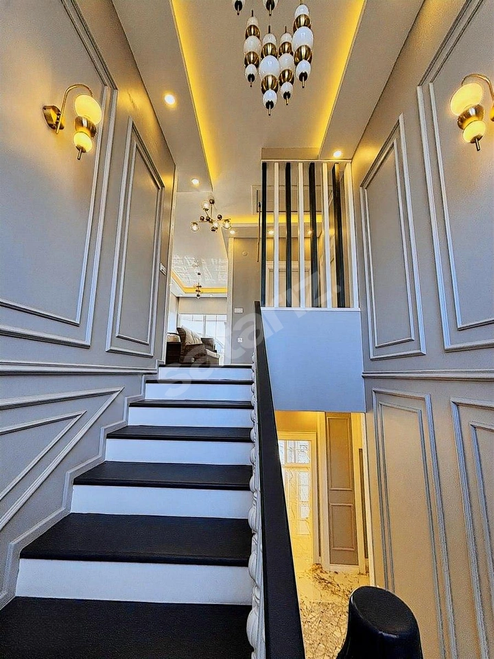 REMAX YUNUSTAN ULTRA LÜKS MÜSTAKİL HAVUZLU 5+1 VİLLA