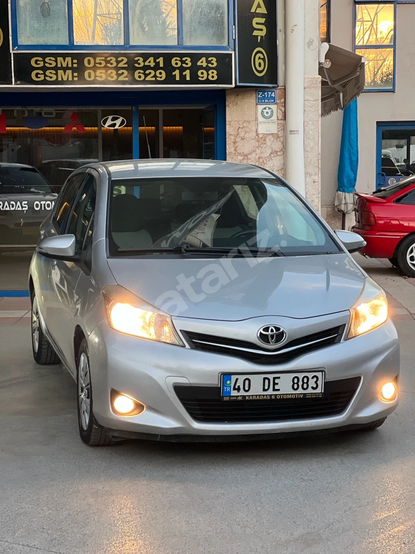 TOYOTA YARİS 1.33 TAM OTOMATİK F-1 VİTES GERİ GÖRÜŞ KAMERA TEMİZ
