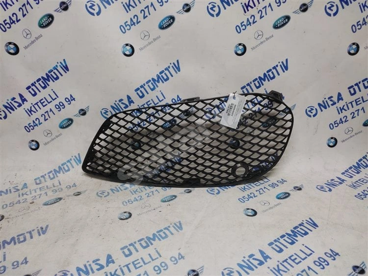 MERCEDES C SERİSİ W205 ÖN TAMPON AMG SAĞ IZGARA A2058852623