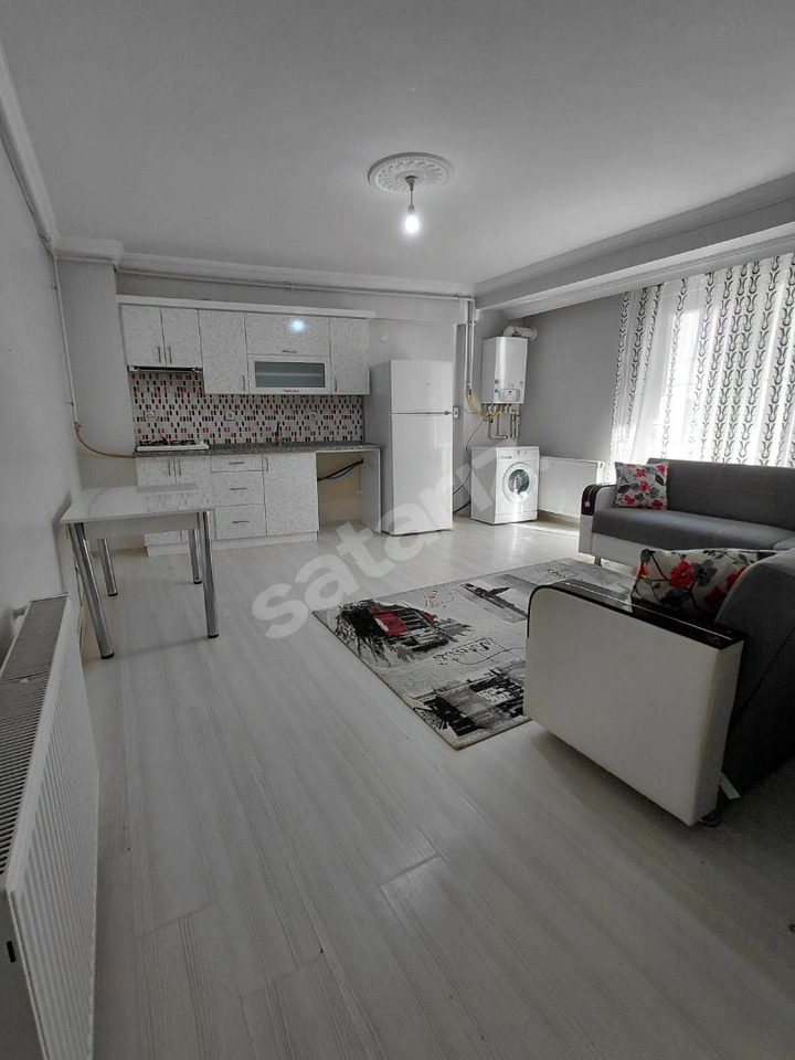 ÜNALAN MAHALLESİNDE SATILIK 1+1 APART