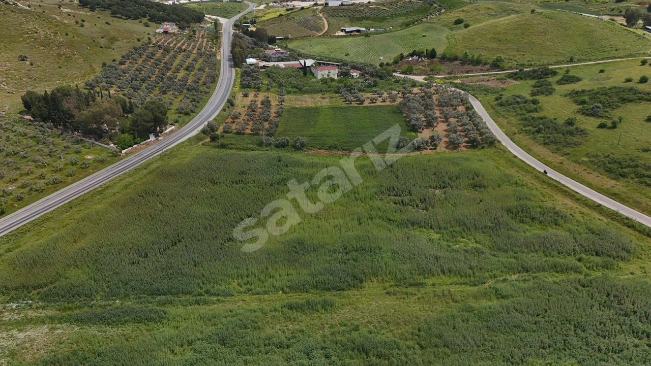PEK EMLAKTAN İKİ ASFALT YOL ARASI TARIMSAL DEPO İMARLI ARAZİ