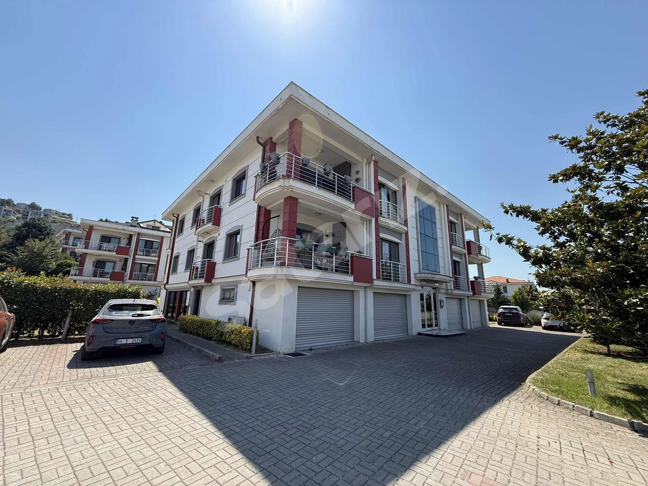 ADATIP ARKASI ECE CİTY'DE SİTE İÇİ GARAJLI DAİRE