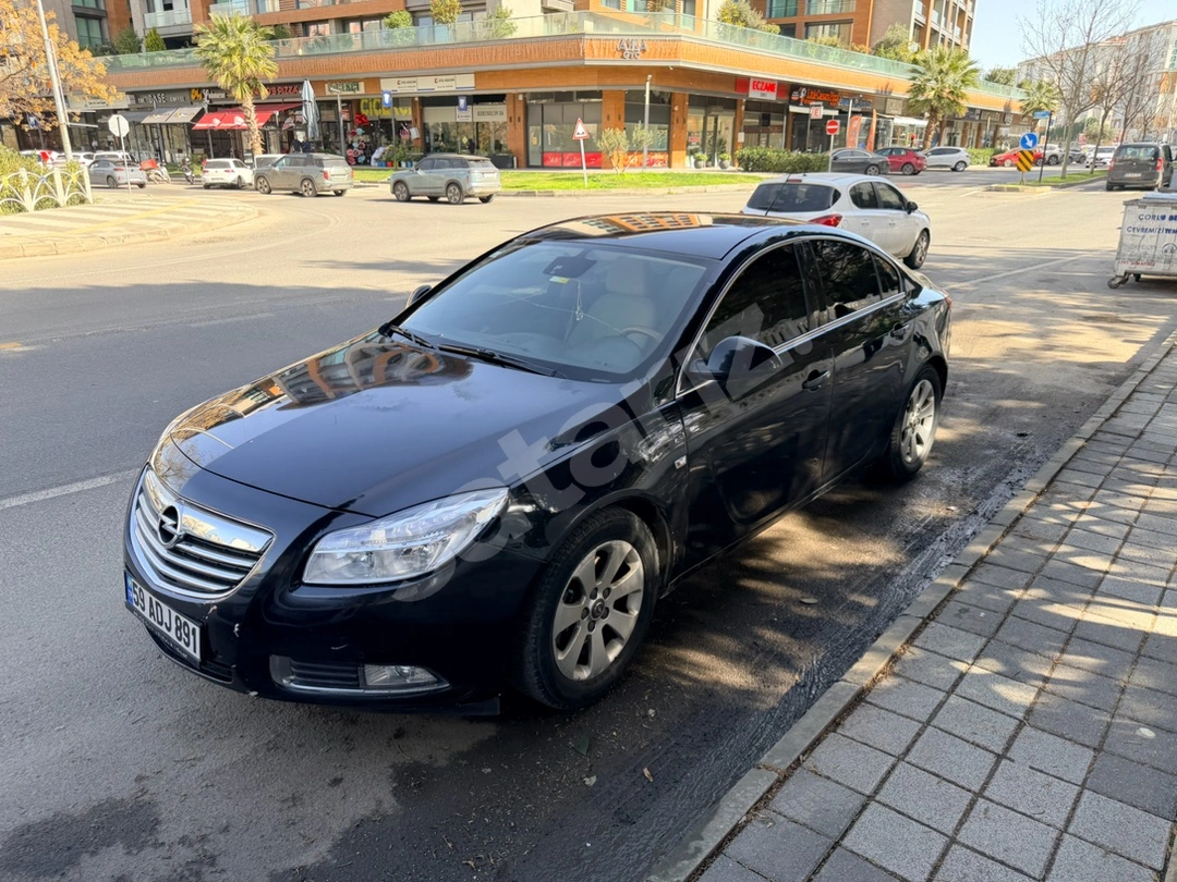 2011 MODEL OPEL İNSİGNİA DEĞİŞENSİZ SATILIK