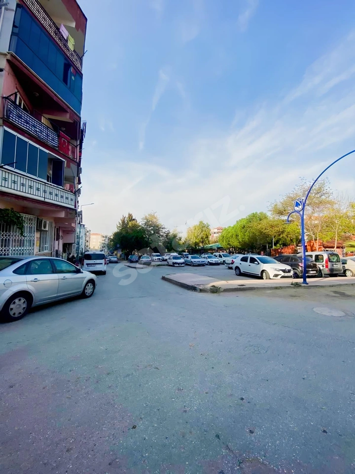 Şevket'den Manisa Kaynak'ta Kiralık 81m2 Depo Elk.-Su var-13.000