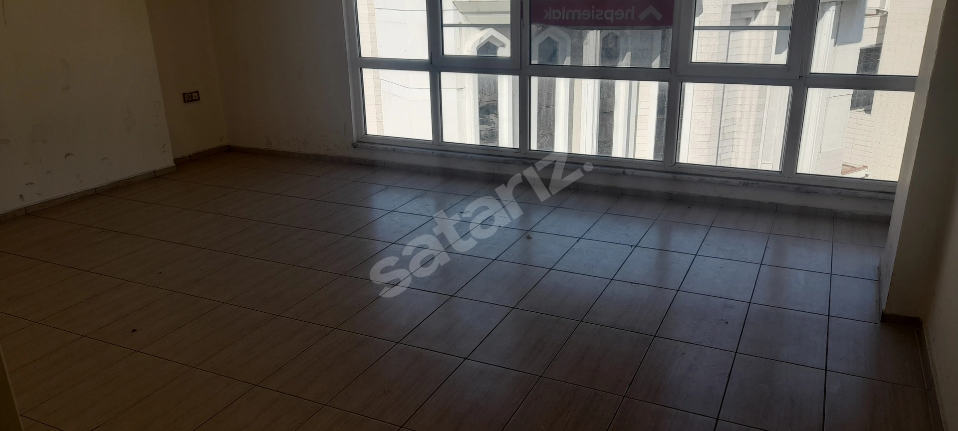 SAHİBİNDEN EDREMİT ADLİYE KARŞISI KİRALIK OFİS