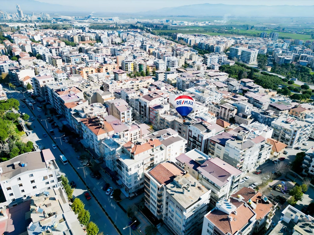 Atatürk Mahallesinde 3+1 Doğalgazlı Ara Kat Daire