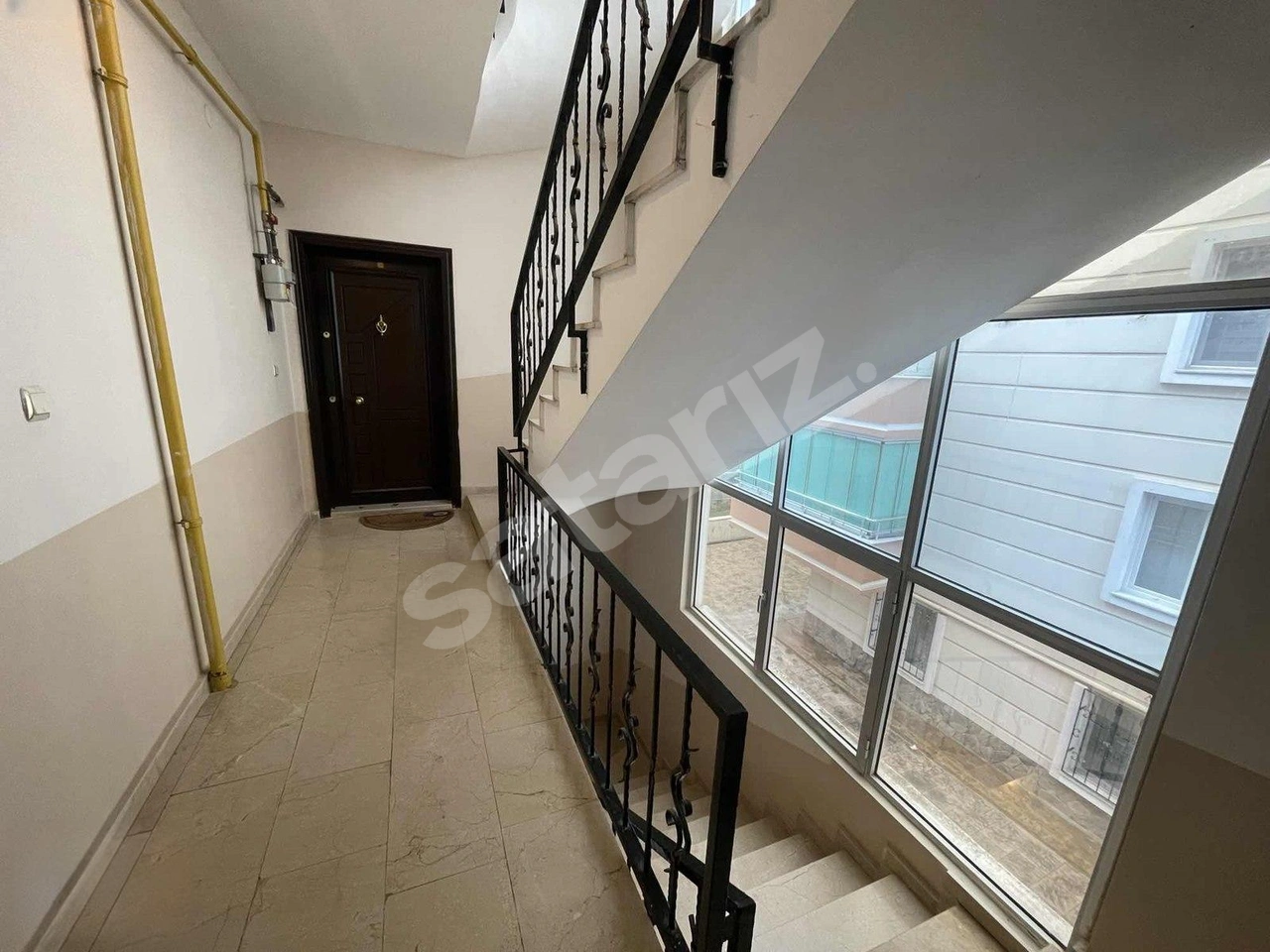 REMAX KUZEYDEN ATAKUM MERKEZİ KONUMDA EŞYALI 2+1 KİRALIK DAİRE