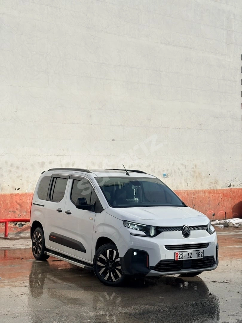 Hatasız 2025 Citroën Berlingo Otomatik – 6.600 Km