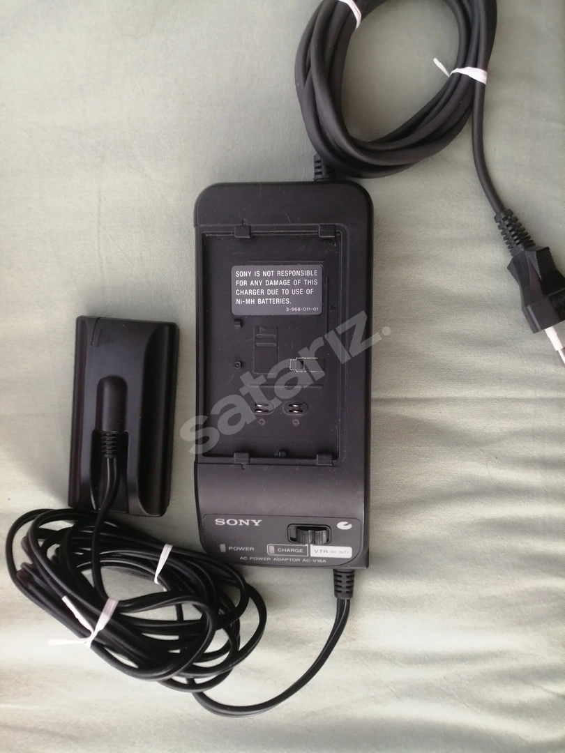 Sony kamera adaptör şarj cihazı AC-V16A orjinal.