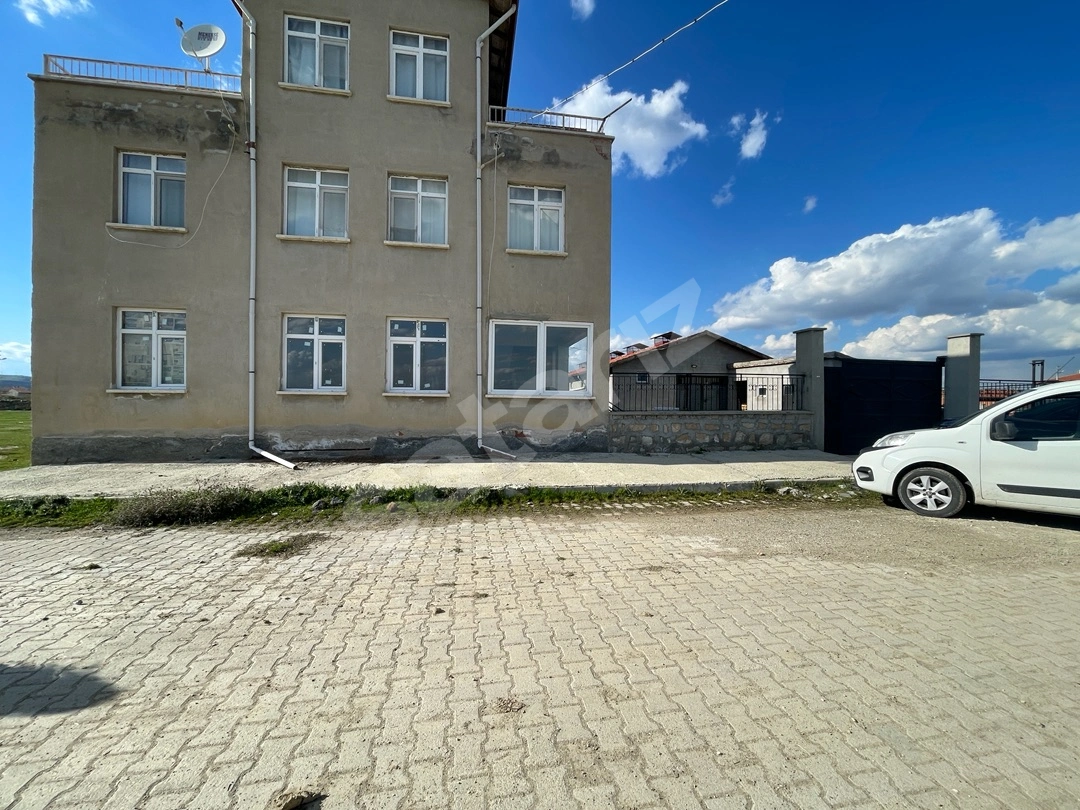 TOPRAK EMLAK İNŞAATTAN FETİBEY KASABASINDA KİRALIK BESİHANЕ