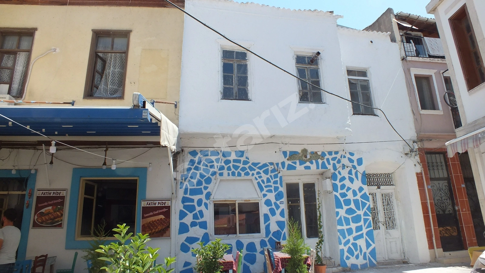 FIRSAT... ÇARŞIDA 180 M2 ARSA İÇİNDE İKİ ADET 2 ŞER KATLI BİNA