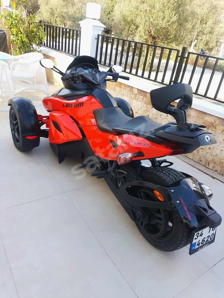 CAN - AM SPYDER RSS 8.000 KM DE YENİ VİZELİ