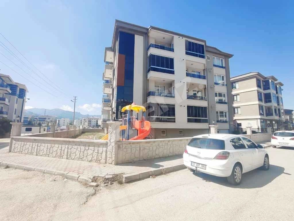 Uydukent-Selçuklu Mah.'de Arakat-Açık Otopark Lüks 3+1 Daire