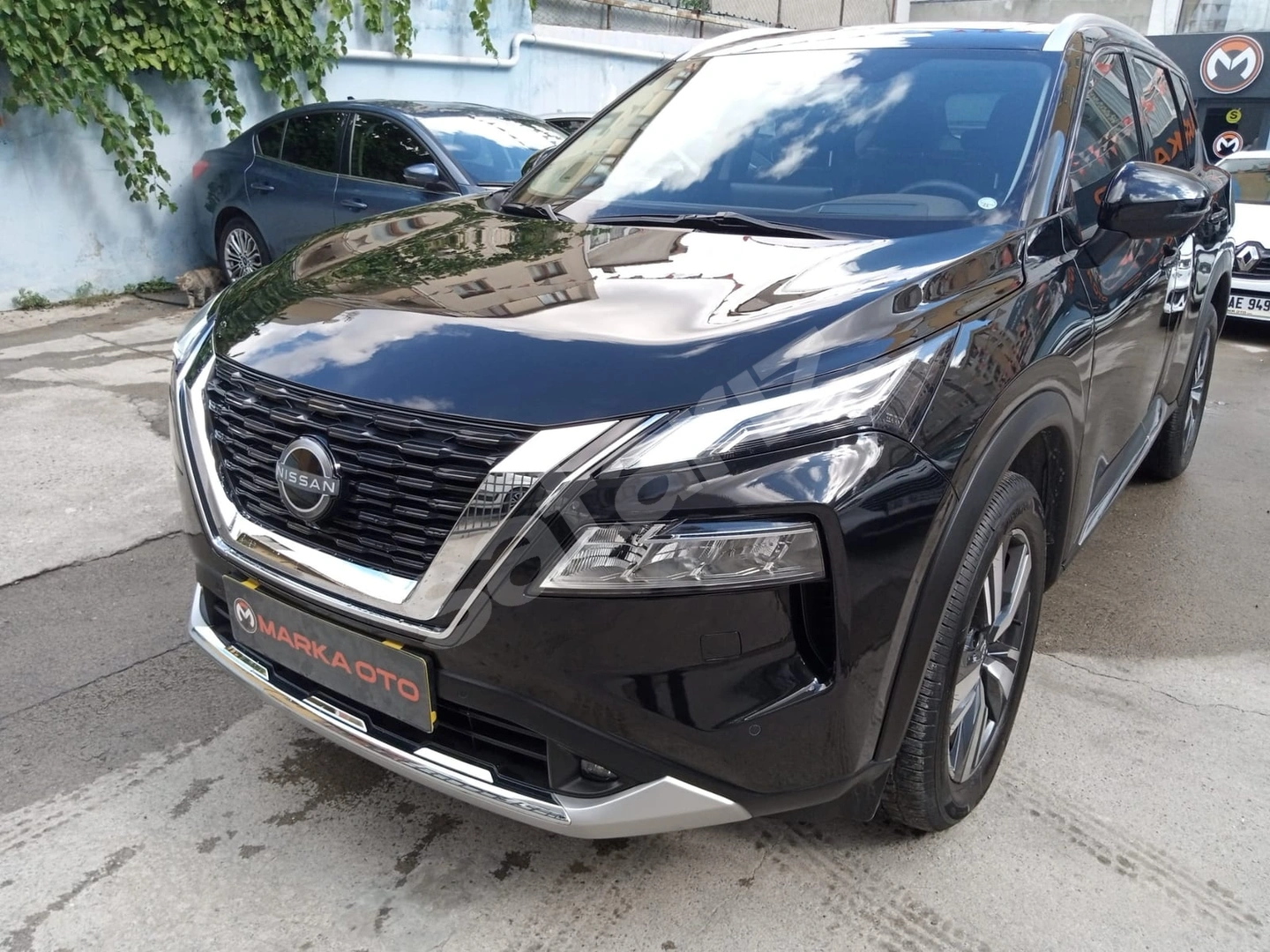 MARKA OTO DAN 2023 NİSSAN X TRAİL PLATİNUM PREMİUM CAM TAVANLI