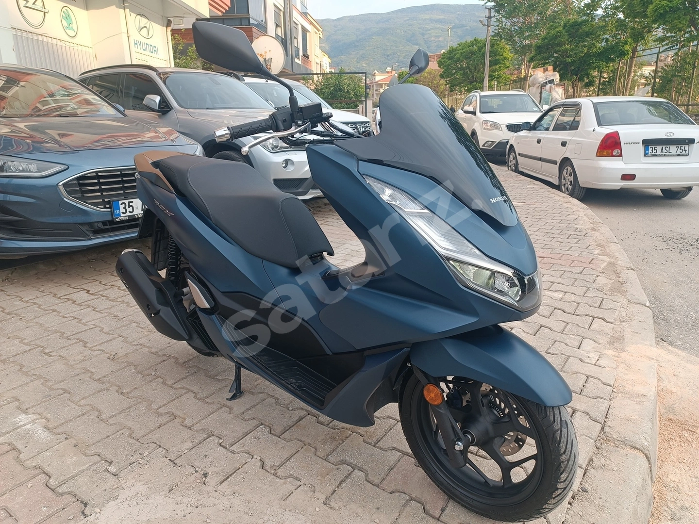 YAPAR OTOMOTİV'DEN HATASIZ 2024 HONDA PCX 125 İLK SAHİP 2.000 KM