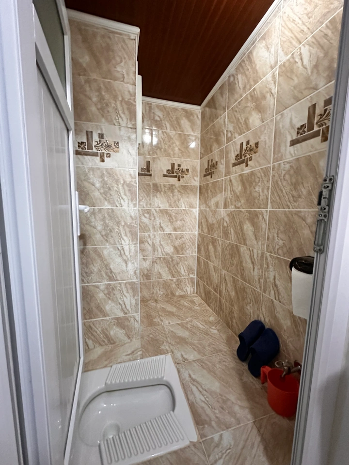 KALEDEN CUMHURİYET CADDESİ ÜZERİNDE AYRI GİRİŞLİ5+2 220M²DUBLEKS