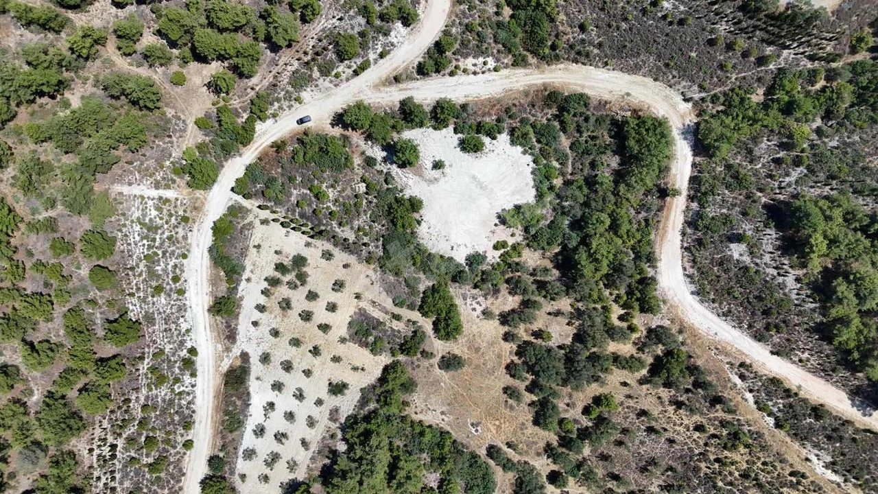 Satılık 1,5 Dönüm Arazi - 950.000₺