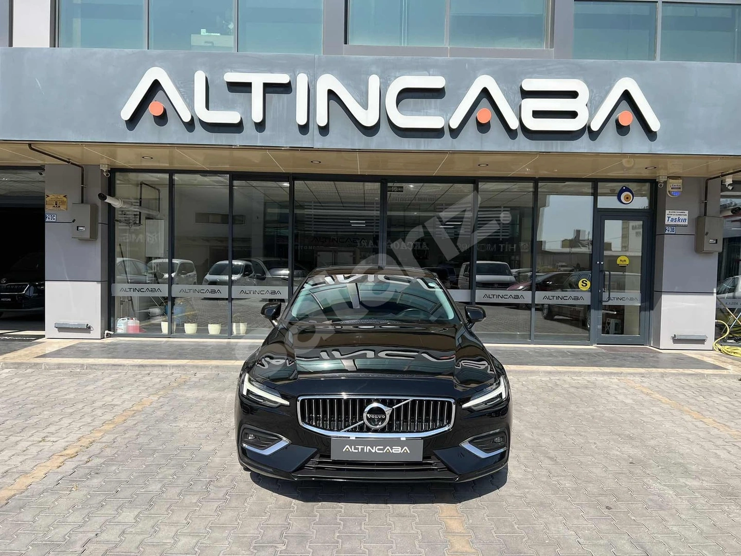 ALTINCABA'DAN 2020 VOLVO S60 B5 INSCRİPTİON PLUS AWD 112.000KM