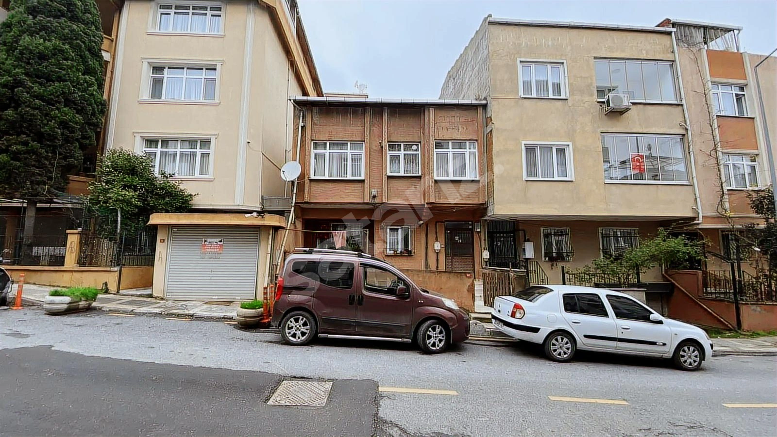 Kısıklıda 4.5 Kat İmar İzinli Yatırımlık Müstakil Parsel