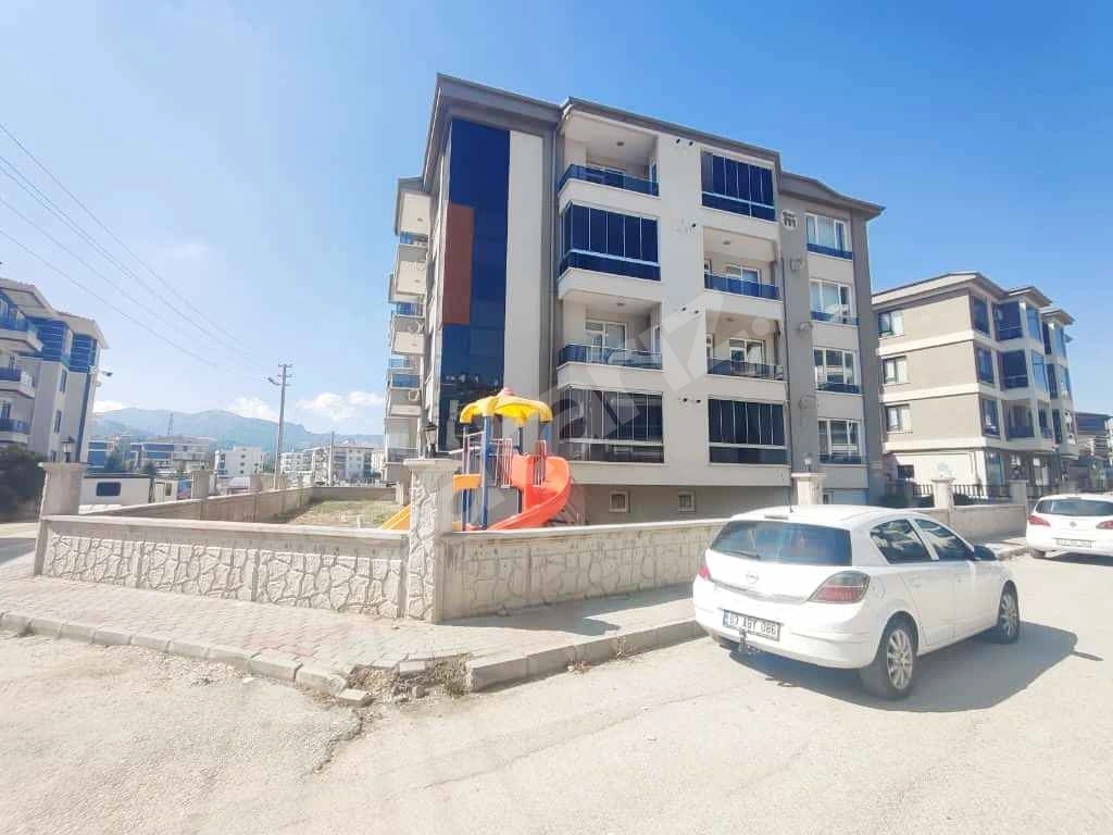 Uydukent-Selçuklu Mah.'de Arakat-Açık Otopark Lüks 3+1 Daire