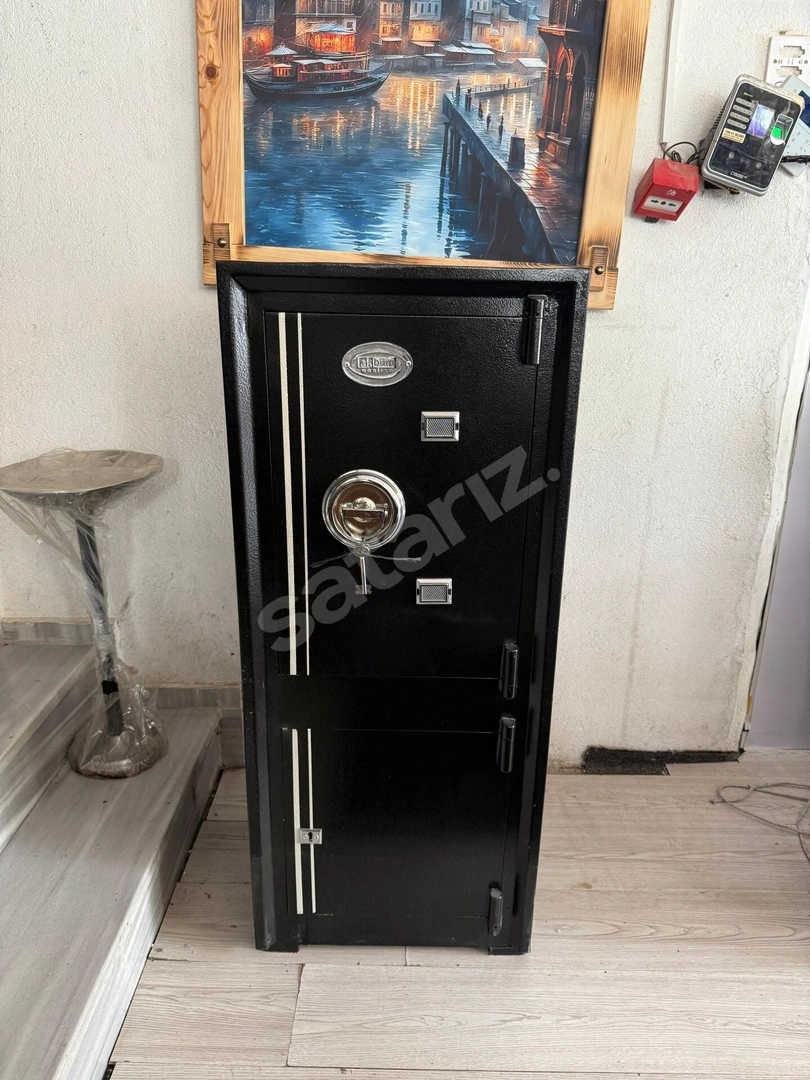 AKBÜRO ÇELİK PARA KASASI 120'LİK