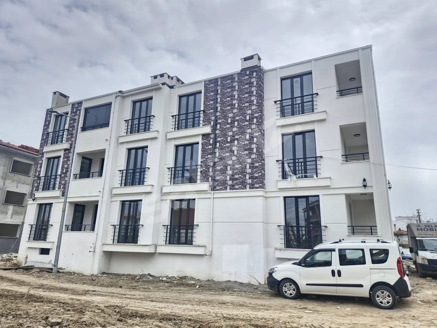 HUZUR'DAN KALİTELİ LÜX MUHTEŞEM 1+1 SATILIK DAİRE