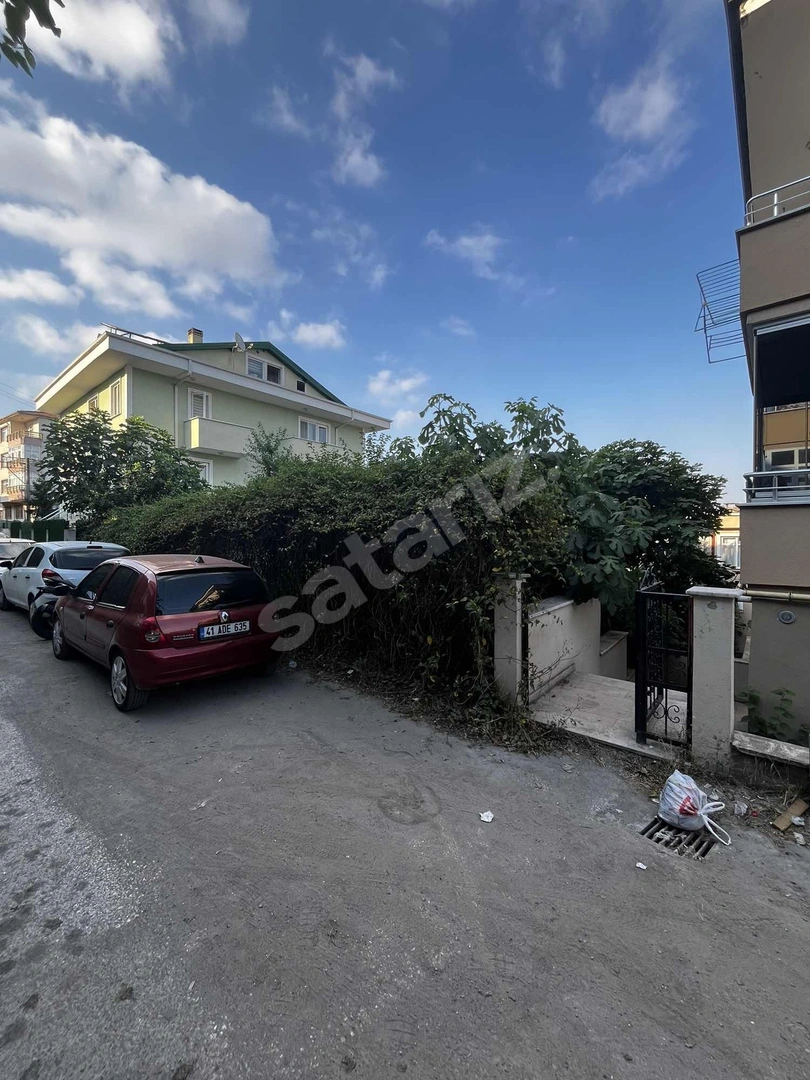 Serdivan'da Avm Bölgesine Yakın Konumda 245 M² Satılık Arsa