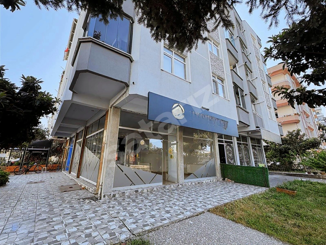 ÖMÜREVLİLERDE ANA YOLA 50 METRE MESAFEDE KİRALIK DÜKKAN