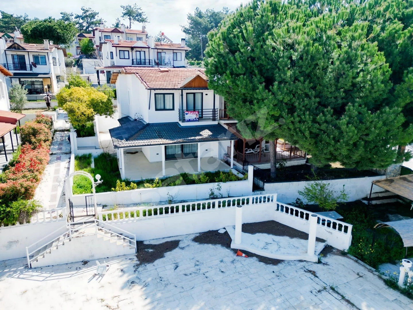 KUŞADASI SOĞUCAK MEVKİİ CEYLANKENT SİTESİ DENİZ MANZARALI SATILI