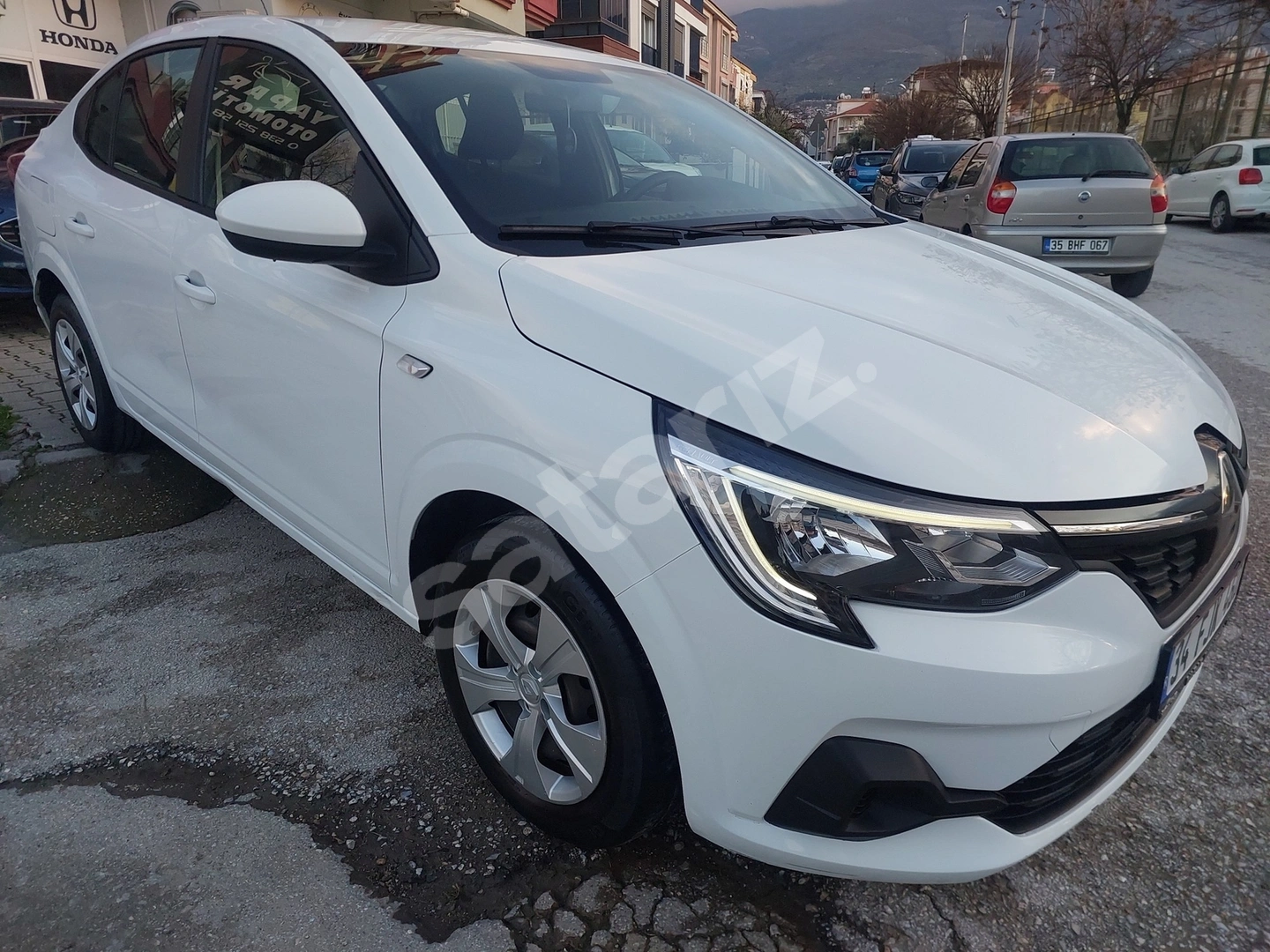 YAPAR OTOMOTİV'DEN ORJİNAL 2022 RENAULT TALİANT 1.0 T OTOMATİK