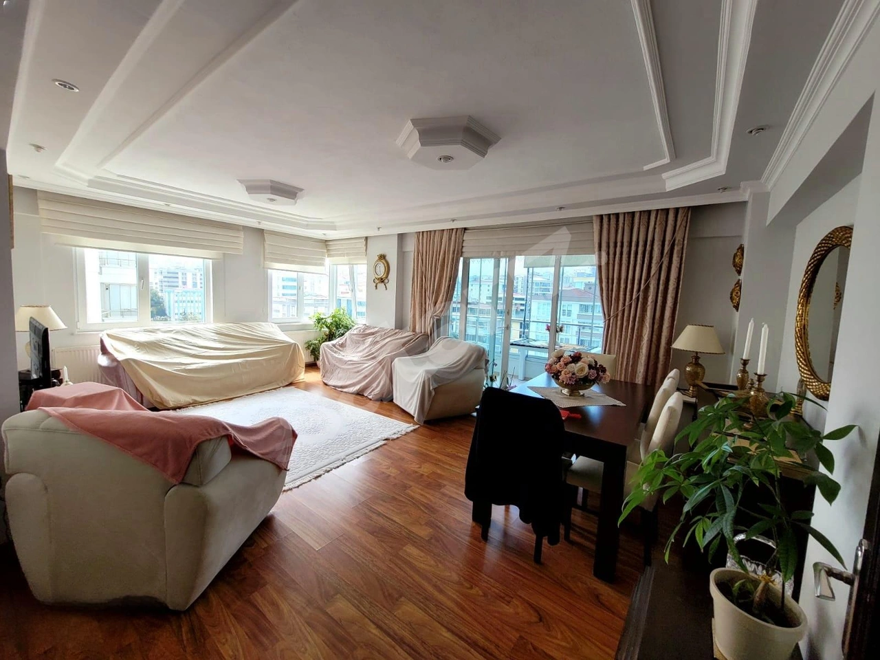 RE/MAX EROL ÜNLÜDEN ATAKENTTE TRAMVAYA CEPHE SATILIK 3+1 DAİRE