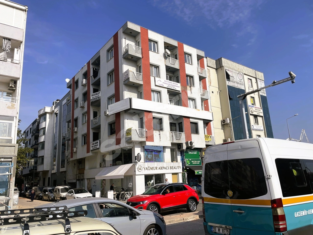 Arslan'dan Gaziemir Gazi mah. Merkezde 2+1 Satılık Daire