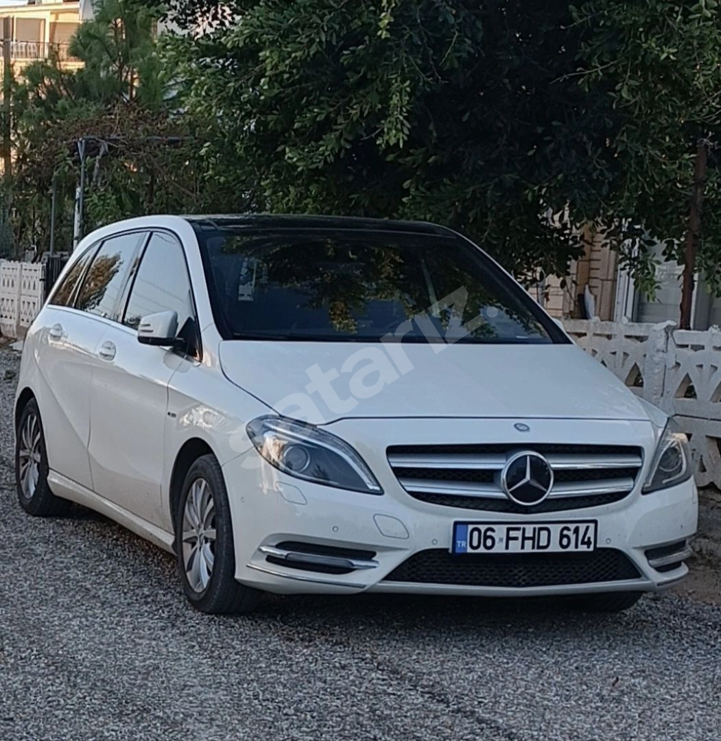 MERCEDES B180 SPORT-BLUE EFFICIENCY-OTOMATİK-2012-83.000KM SÜPER