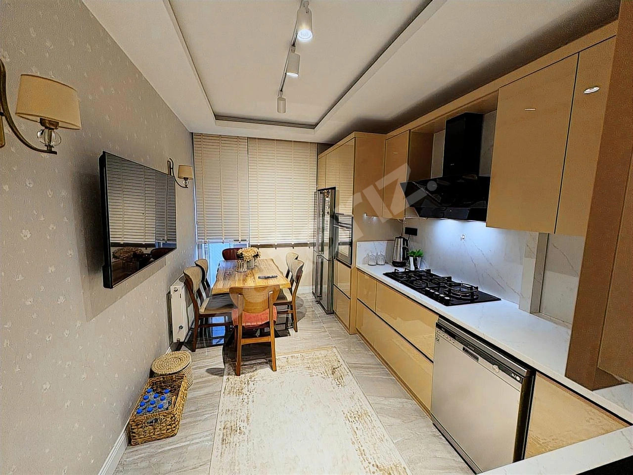 İLKADIM 56LARDA İSKANLI İÇİ YENİLENMİŞ SATILIK LÜX 3+1 DAİRE