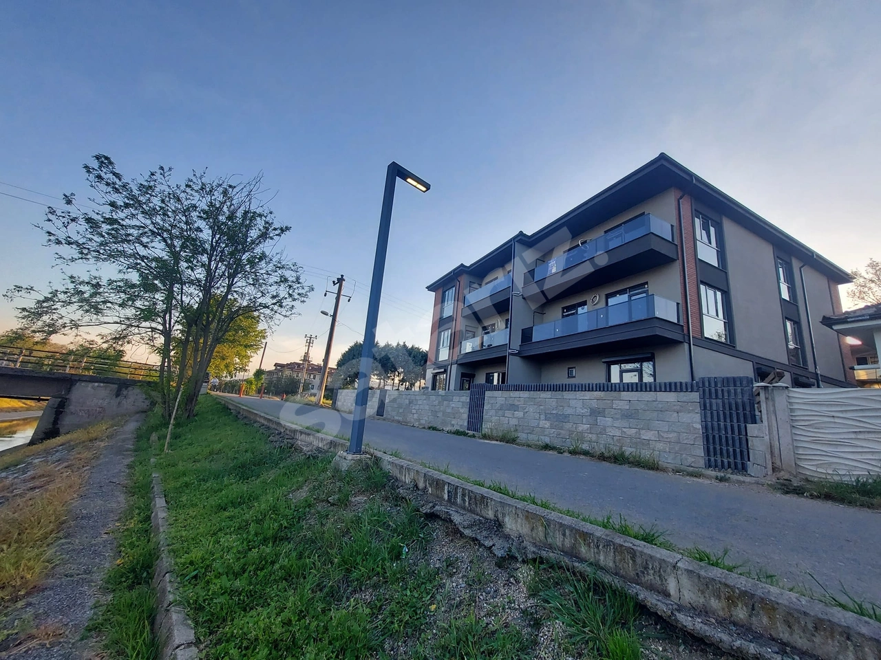SERDİVAN BAHÇELİEVLERDE SATILIK 3+1 SIFIR DAİRE
