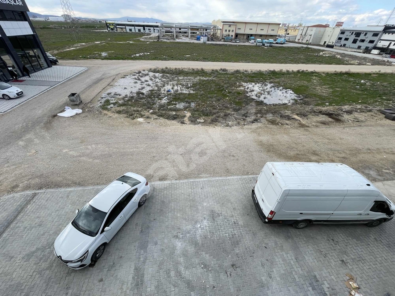 TOPRAK EMLAKTAN SATILIK ÇOK AMAÇLI TİCARİ DÜKKAN / MAĞAZA