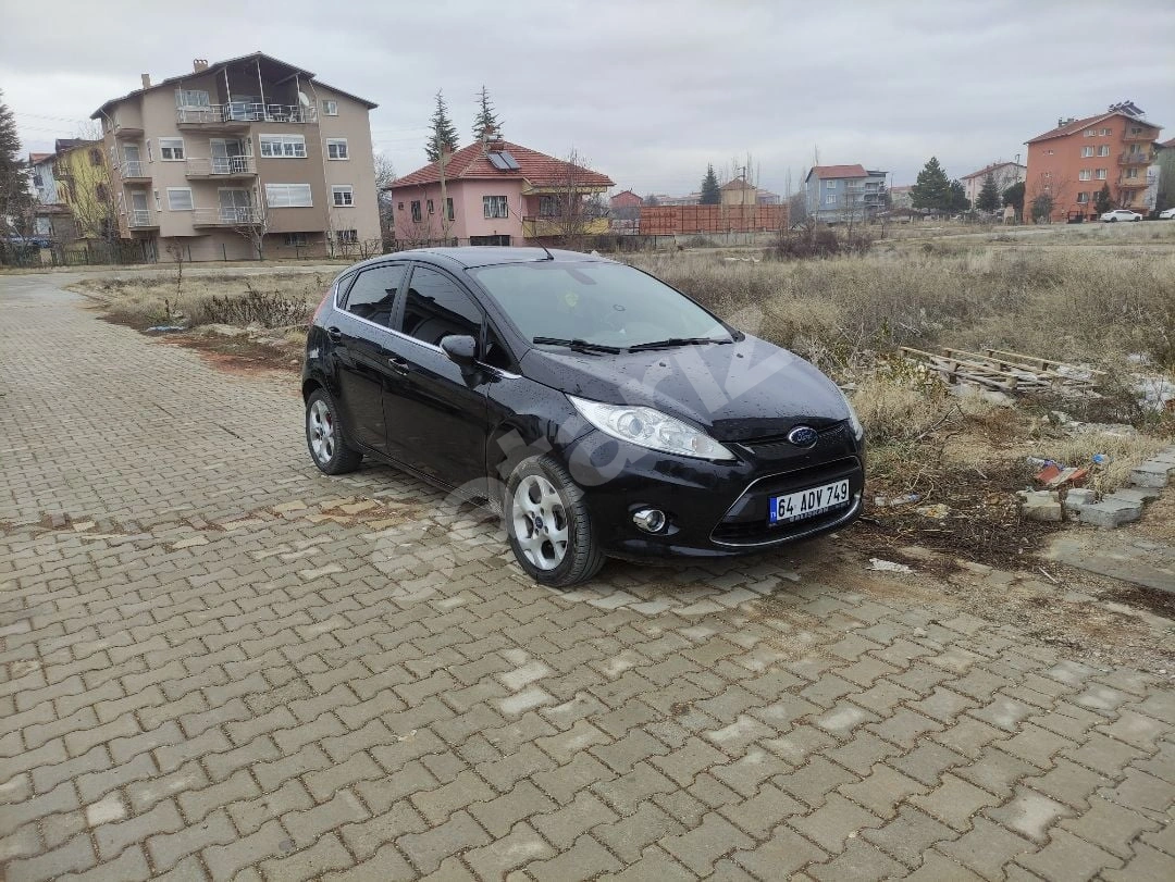 2011 FORD FİESTA 1.4 DİZEL TİTANYUM X 137 Km