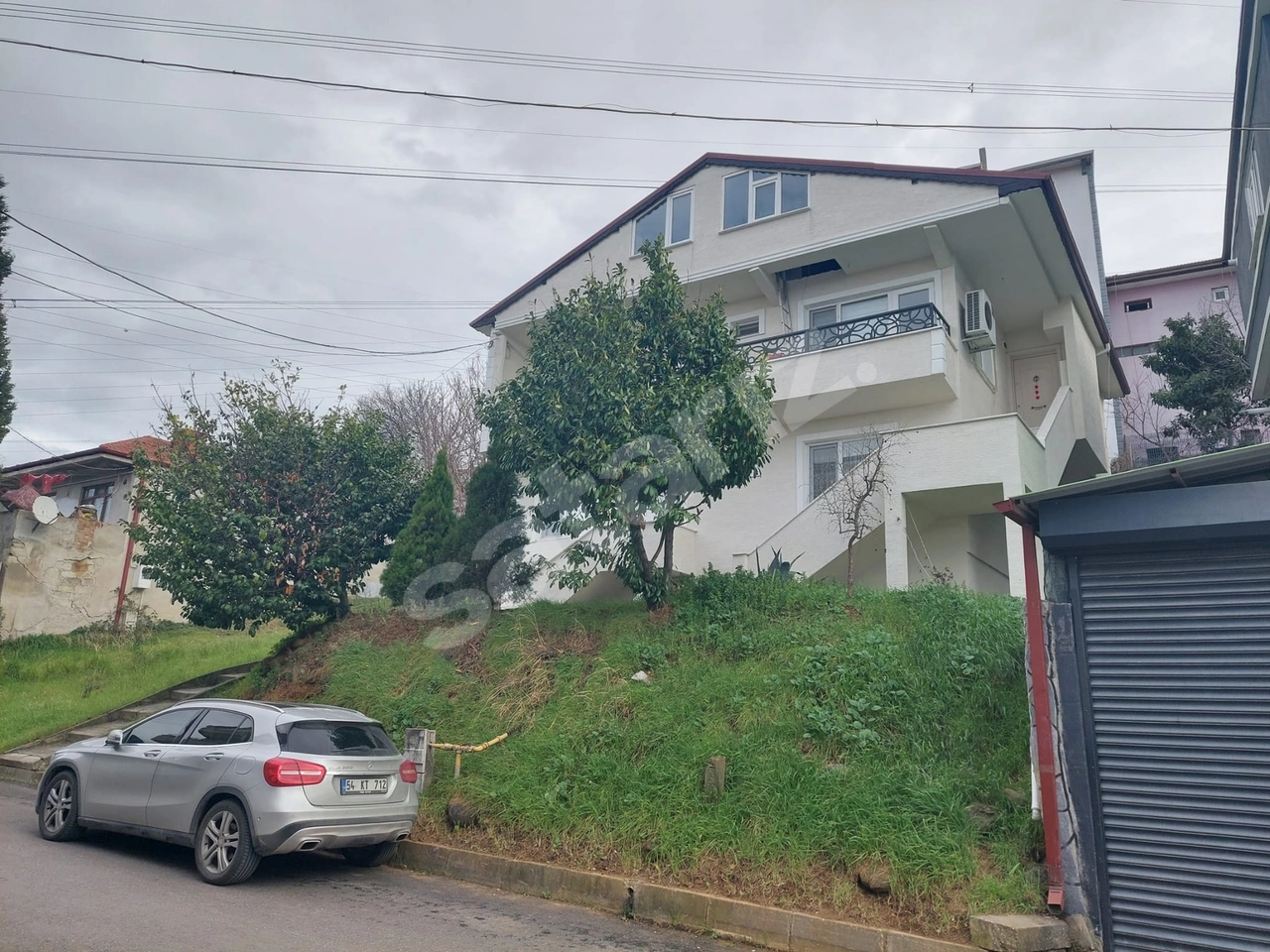 SAKARYADA SATILIK İKİ AYRI DAİRE KOMŞUNUZU SİZ SEÇİN