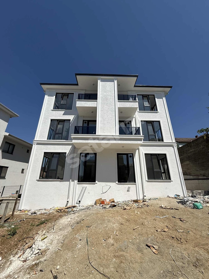 SERDİVAN'DA MÜKEMMEL KONUMDA LÜKS YAPIM SIFIR SATILIK 2+1 DAİRE!